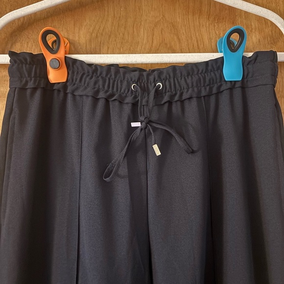 Zara Women’s Black Joggers with Drawstring - Picture 2 of 4